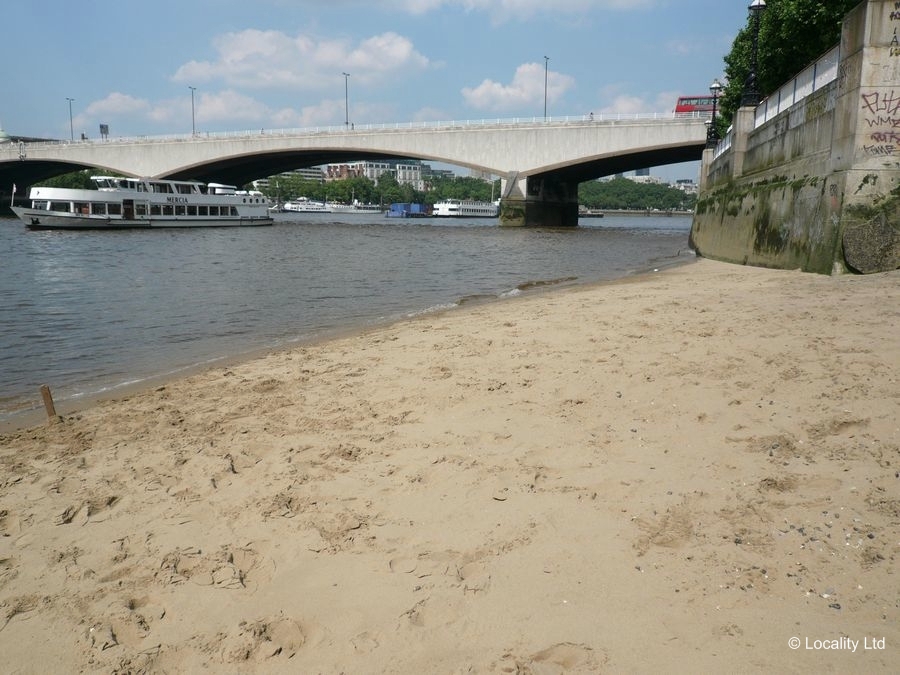 London's only beach.... (Lambeth, London)